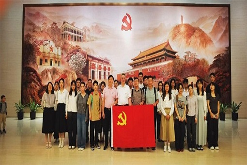  黨建引領(lǐng) | 紅墻映初心·詩(shī)卷潤(rùn)風(fēng)骨——建經(jīng)咨詢(xún)紅鷹&藍(lán)鯨訓(xùn)練營(yíng)的立體成長(zhǎng)實(shí)踐