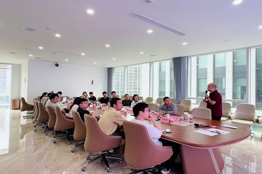 紅鷹&藍(lán)鯨訓(xùn)練營 | 以詩骨立根，以專業(yè)拓路——從組織隱性曲線到工程實(shí)戰(zhàn)智慧的啟示